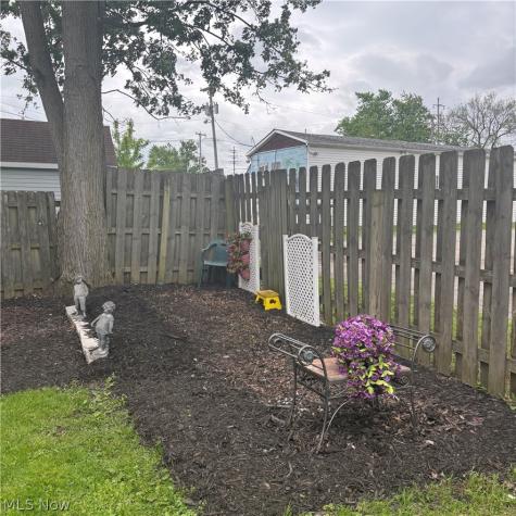 716 Foster Avenue Elyria OH 44035