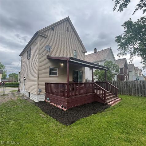 716 Foster Avenue Elyria OH 44035