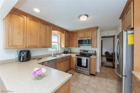 142 E Bridge Street Berea OH 44017