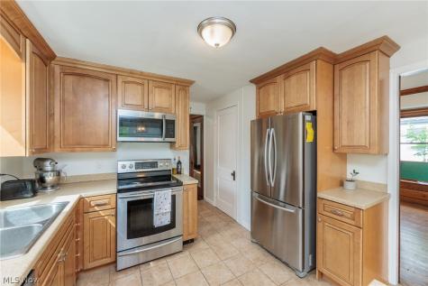 142 E Bridge Street Berea OH 44017