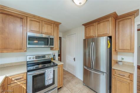 142 E Bridge Street Berea OH 44017