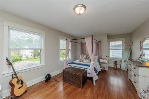 142 E Bridge Street Berea OH 44017