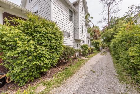 142 E Bridge Street Berea OH 44017