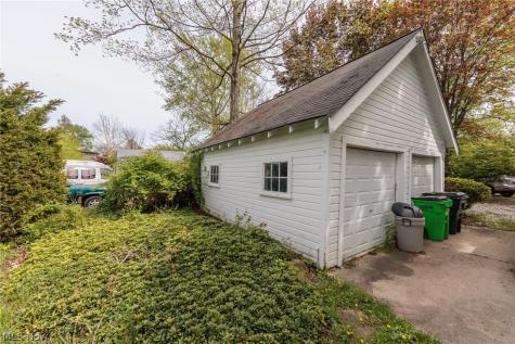 142 E Bridge Street Berea OH 44017
