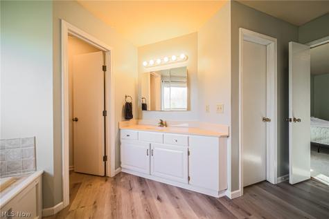 4554 E Moreland Road Fredericksburg OH 44627