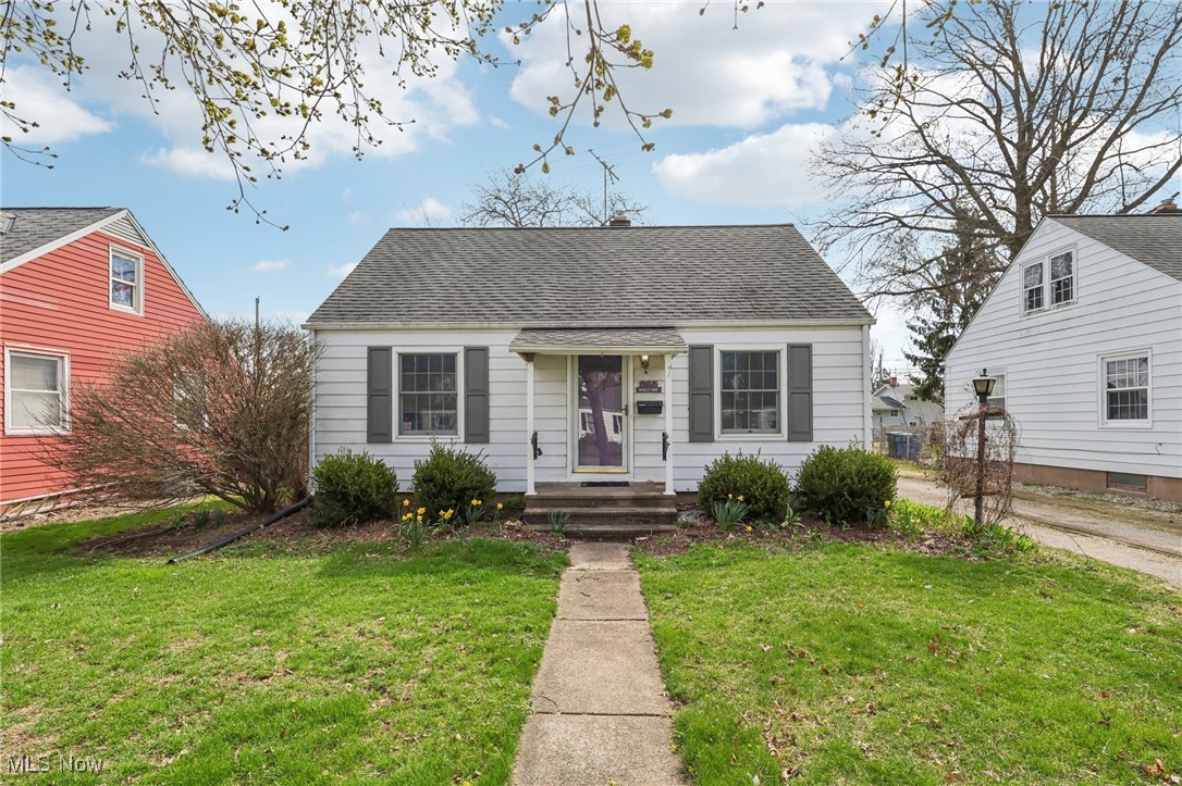 865 Warwick Drive Sheffield Lake OH 44054