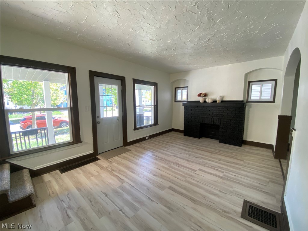 2196 W 103rd Street Cleveland OH 44102