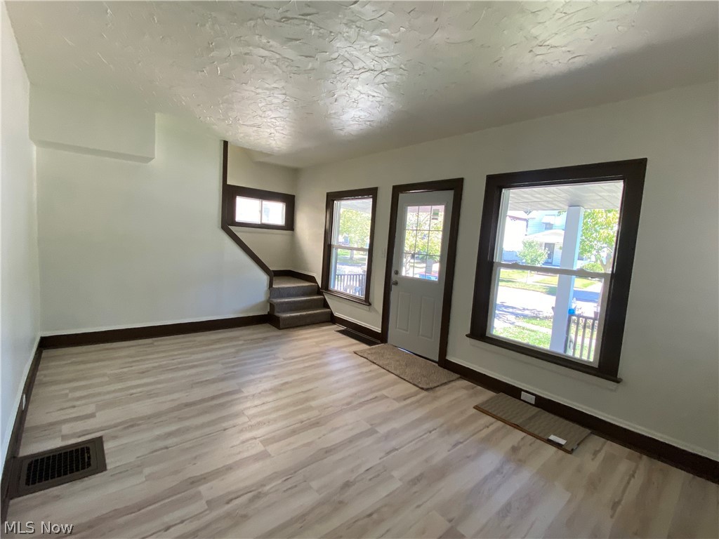 2196 W 103rd Street Cleveland OH 44102