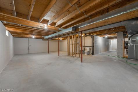 275 Kraft Street Berea OH 44017