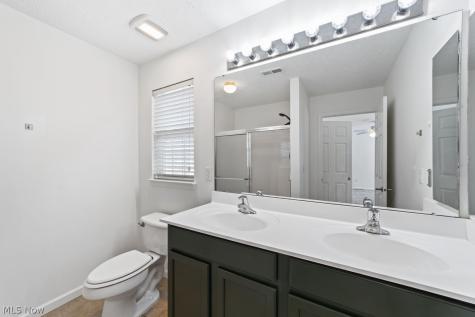 817 Horseshoe Way Avon Lake OH 44012
