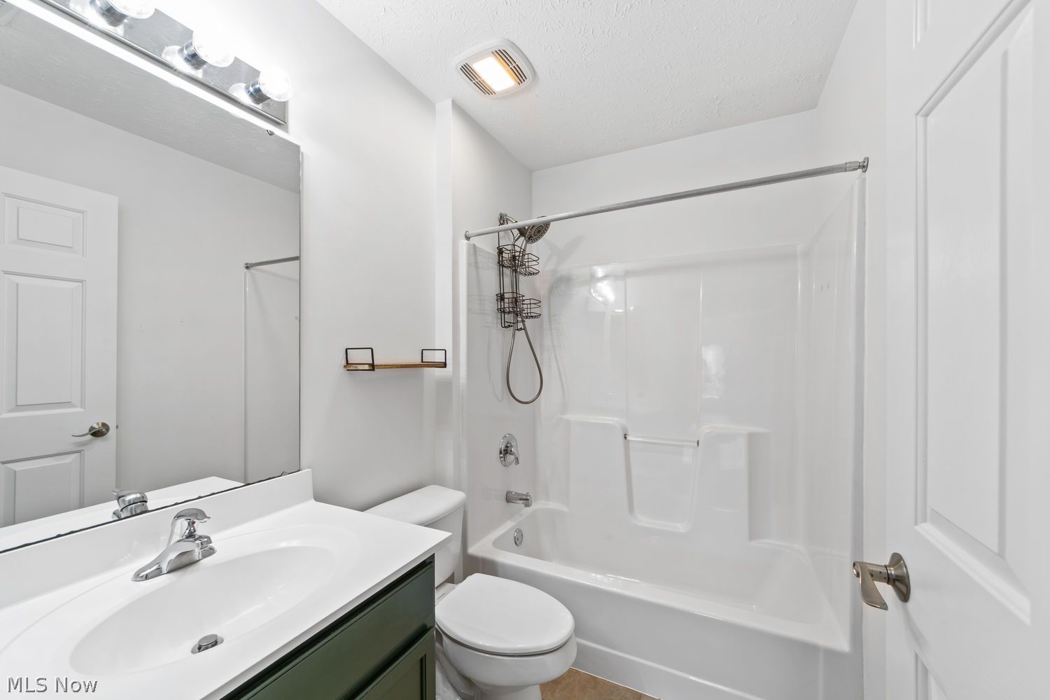 817 Horseshoe Way Avon Lake OH 44012
