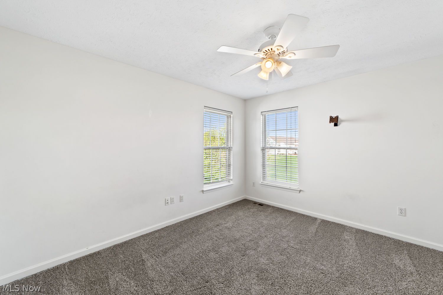 817 Horseshoe Way Avon Lake OH 44012