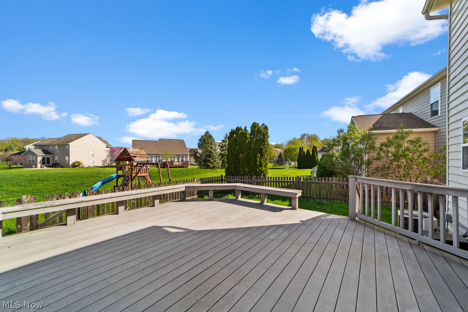 817 Horseshoe Way Avon Lake OH 44012