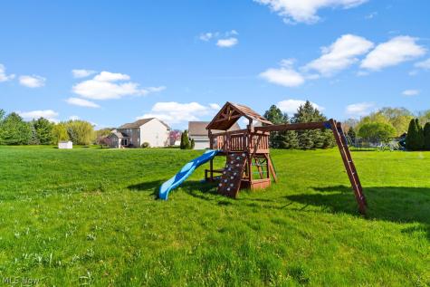 817 Horseshoe Way Avon Lake OH 44012