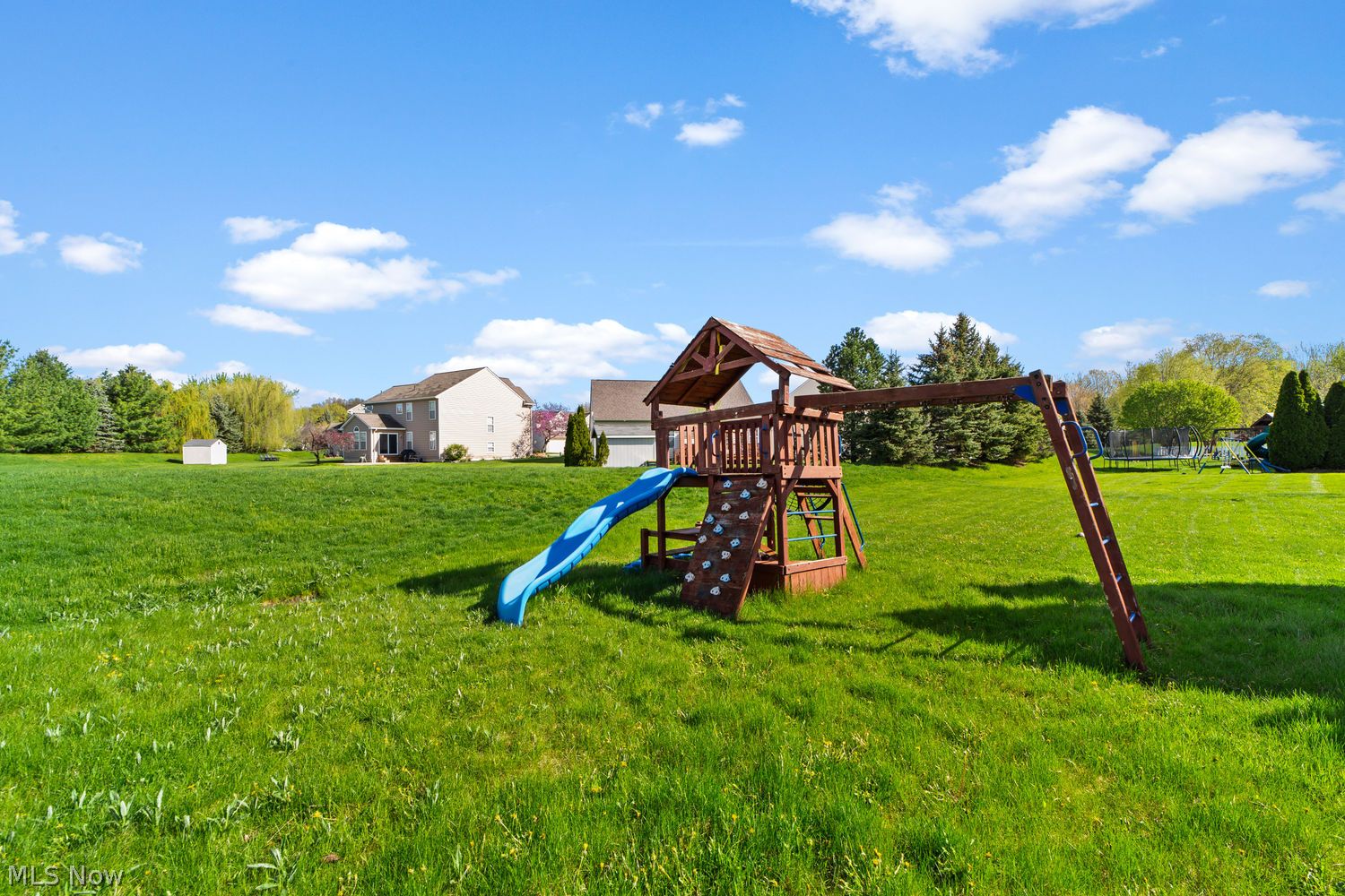 817 Horseshoe Way Avon Lake OH 44012