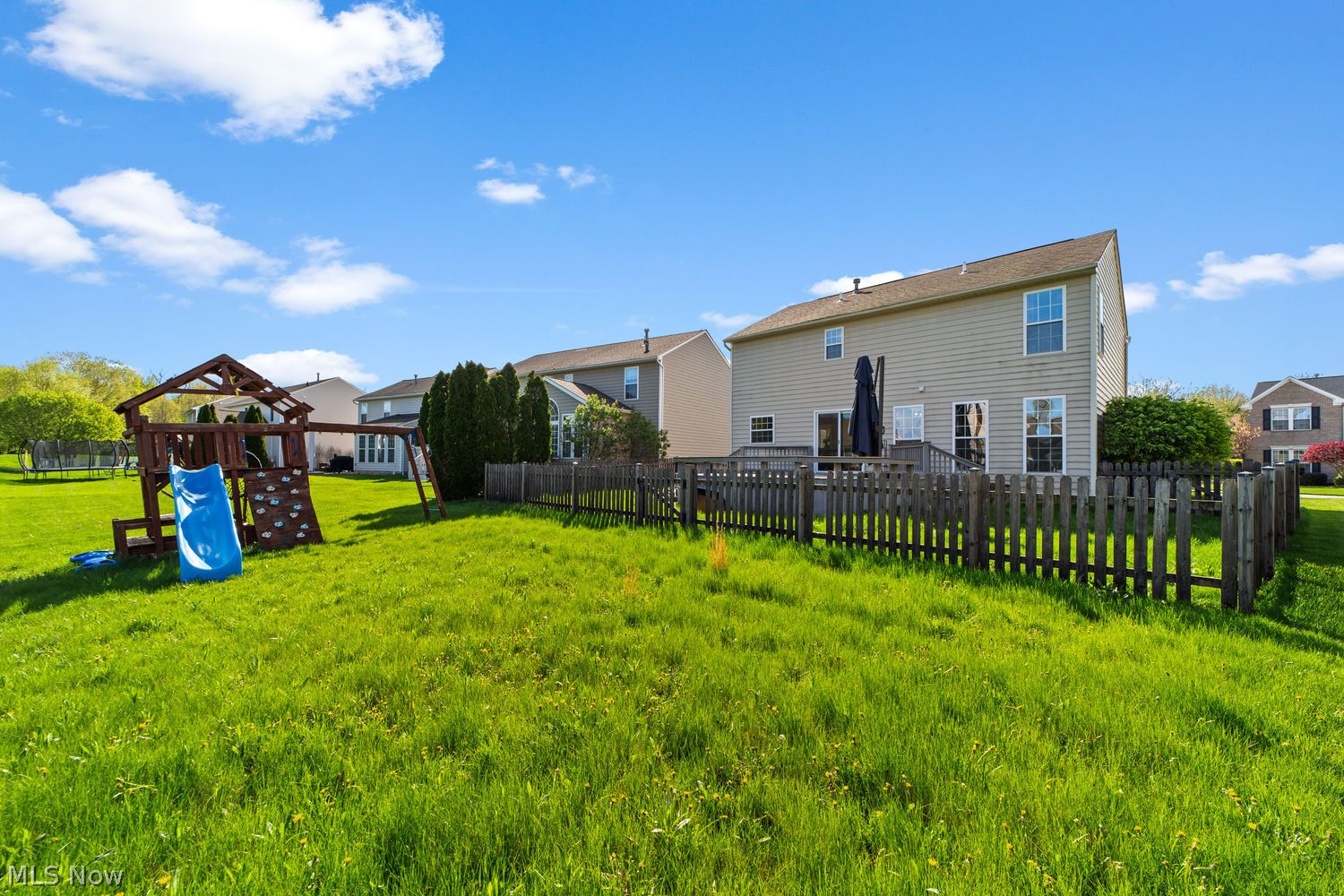 817 Horseshoe Way Avon Lake OH 44012
