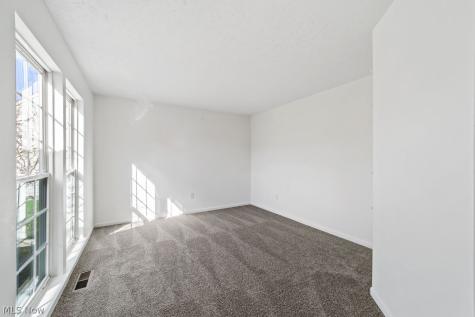 817 Horseshoe Way Avon Lake OH 44012