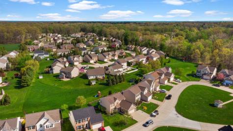 817 Horseshoe Way Avon Lake OH 44012
