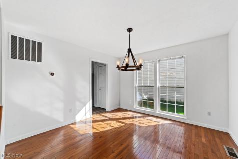 817 Horseshoe Way Avon Lake OH 44012