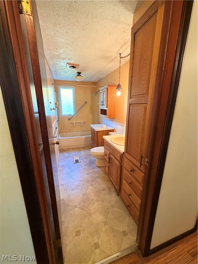1997 Valley Brook Road Streetsboro OH 44241