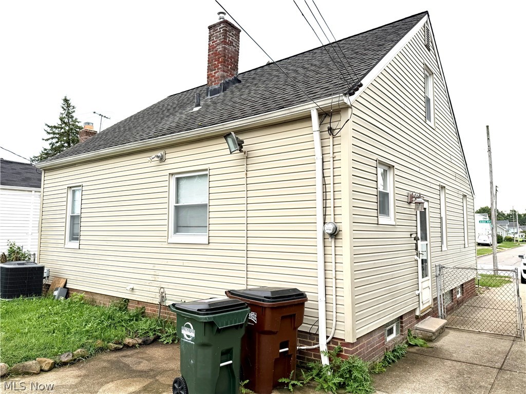7502 Arden Road Parma OH 44129