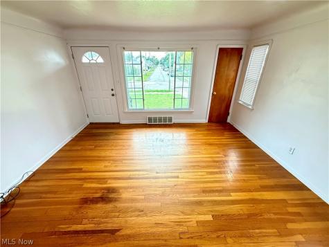 7502 Arden Road Parma OH 44129