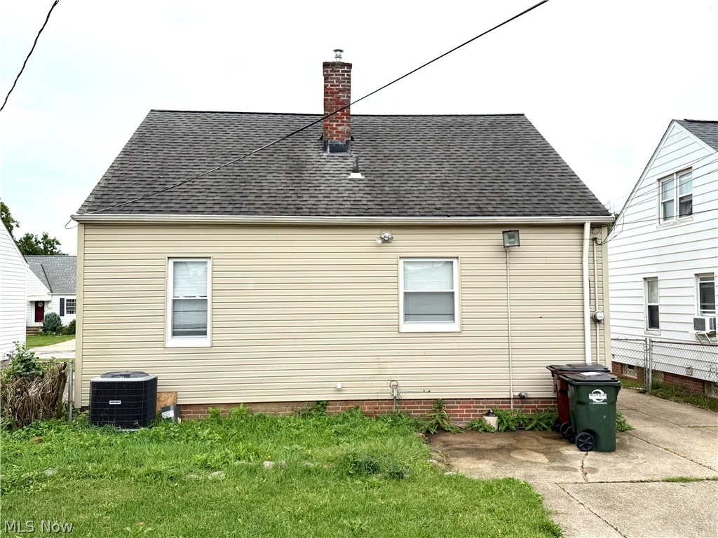 7502 Arden Road Parma OH 44129