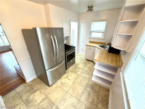 7502 Arden Road Parma OH 44129