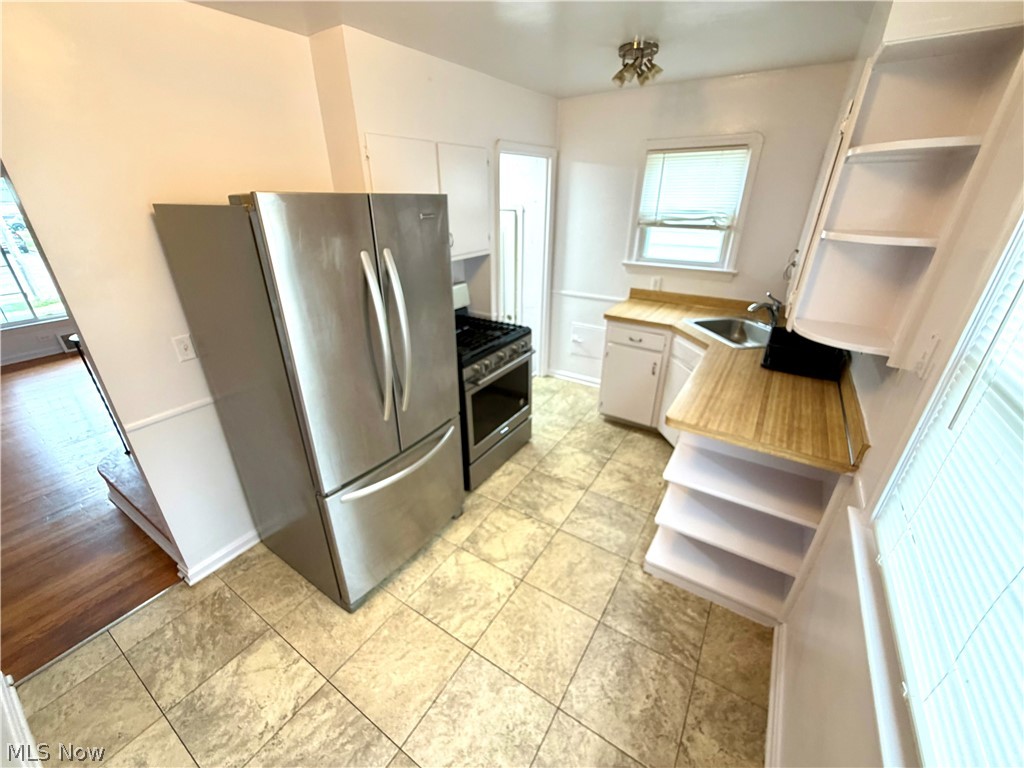 7502 Arden Road Parma OH 44129