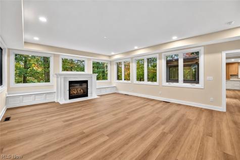 2121 Valley View Drive Rocky River OH 44116