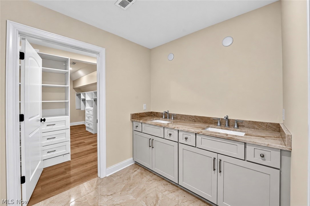 2121 Valley View Drive Rocky River OH 44116