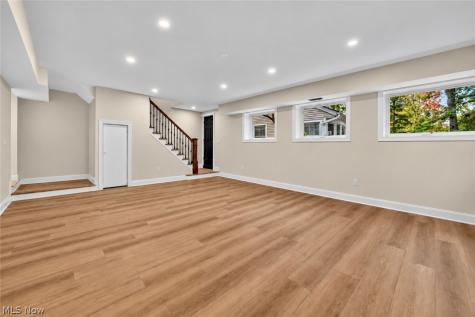 2121 Valley View Drive Rocky River OH 44116