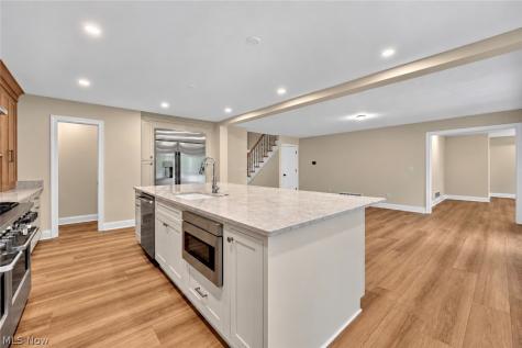 2121 Valley View Drive Rocky River OH 44116