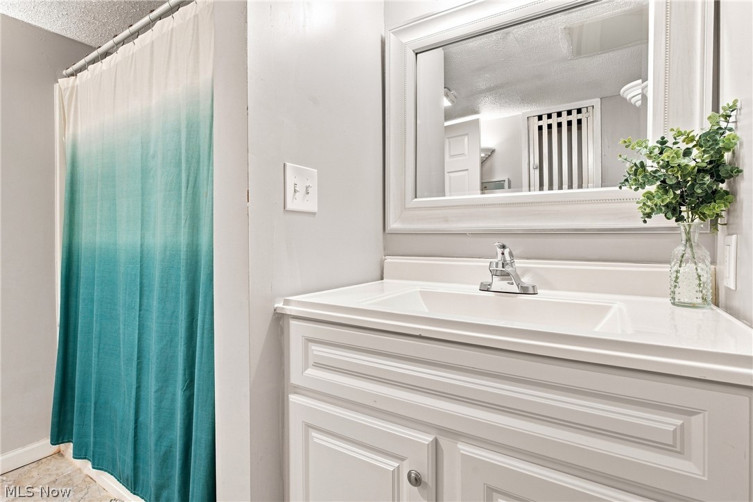 4350 W 49th Street Cleveland OH 44144
