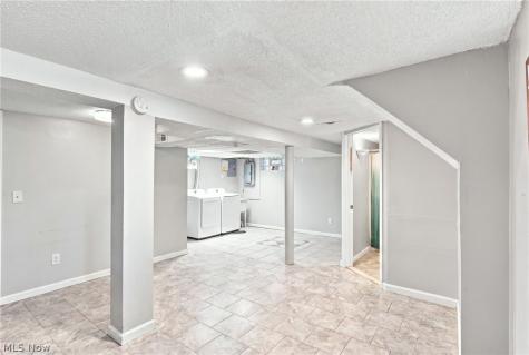 4350 W 49th Street Cleveland OH 44144