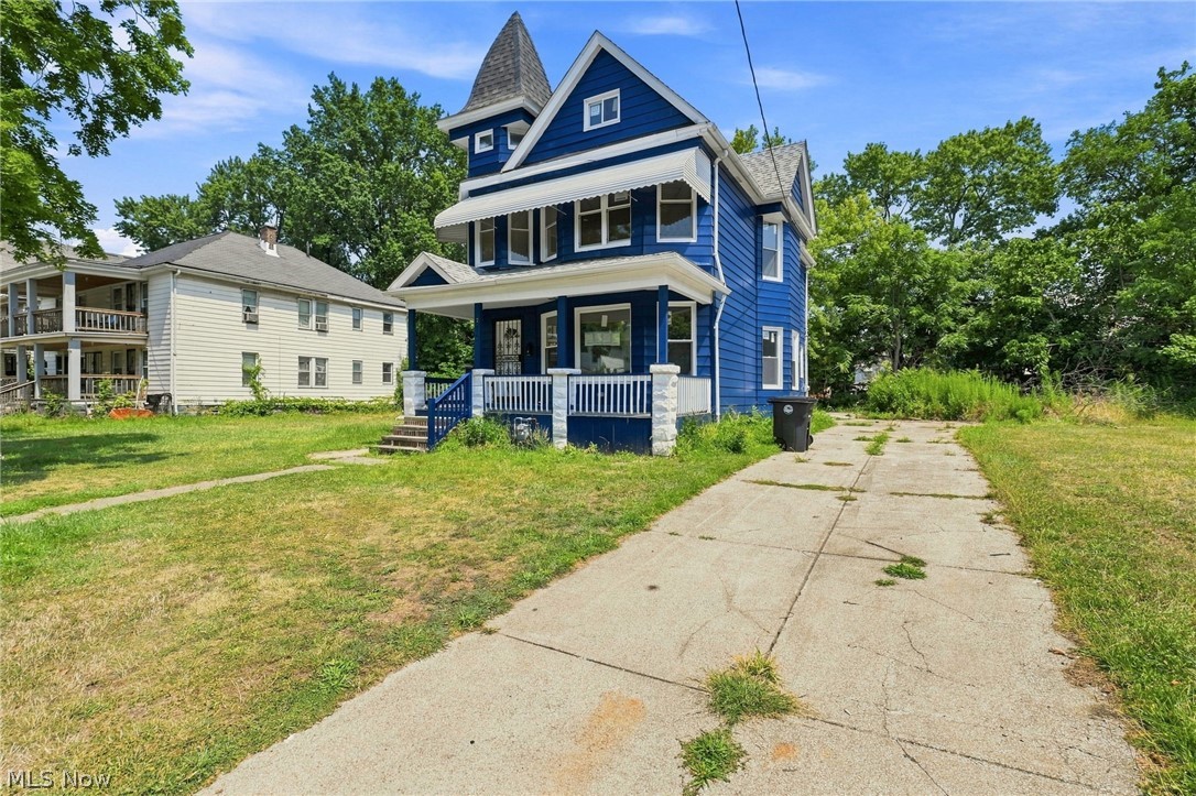 675 E 115 Cleveland OH 44108
