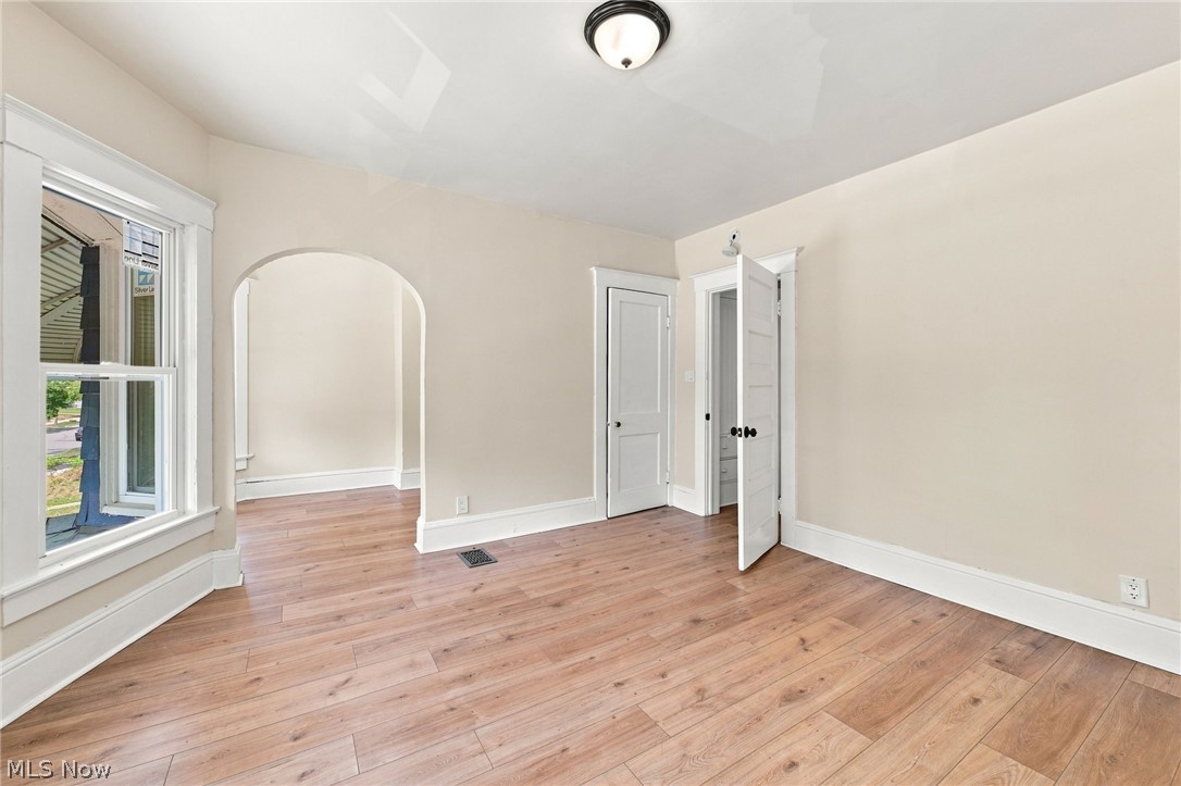 675 E 115 Cleveland OH 44108