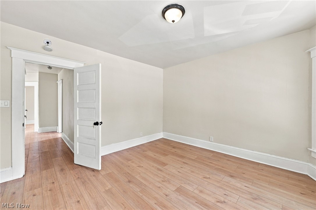 675 E 115 Cleveland OH 44108