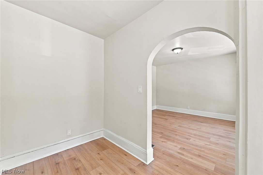 675 E 115 Cleveland OH 44108