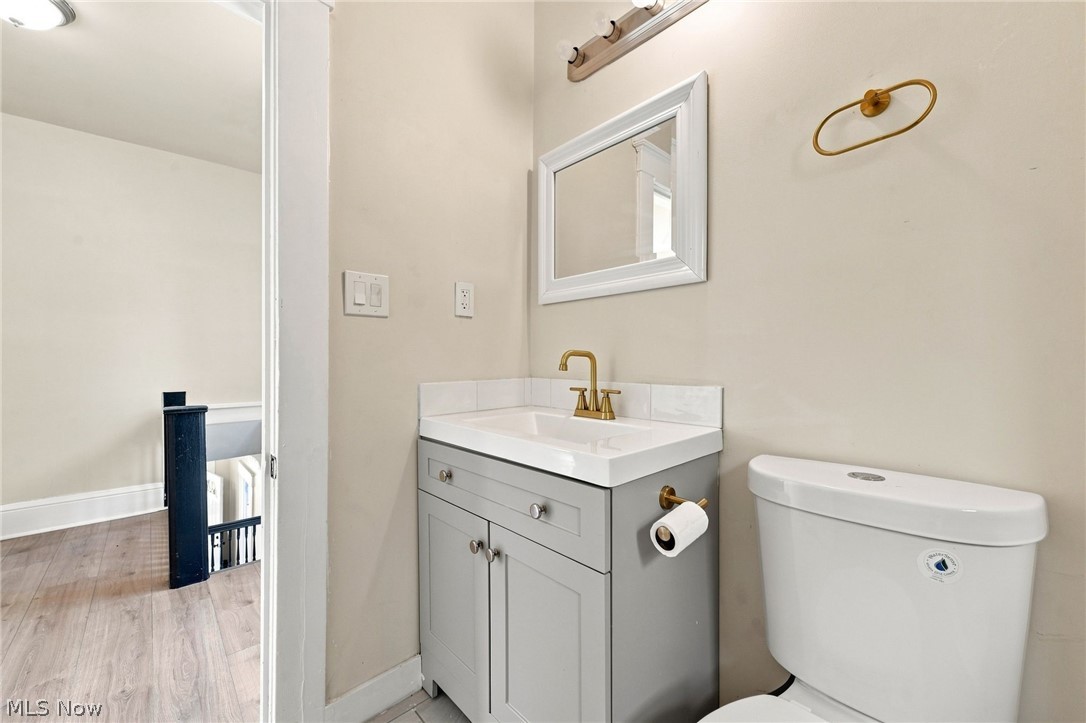 675 E 115 Cleveland OH 44108