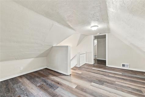 675 E 115 Cleveland OH 44108
