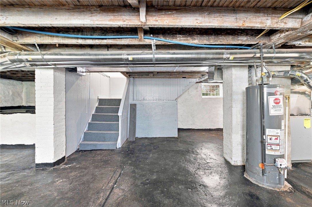 675 E 115 Cleveland OH 44108