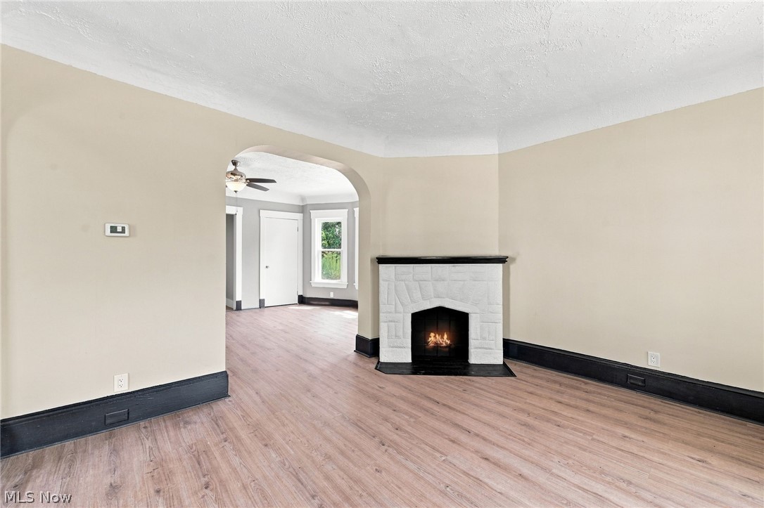 675 E 115 Cleveland OH 44108