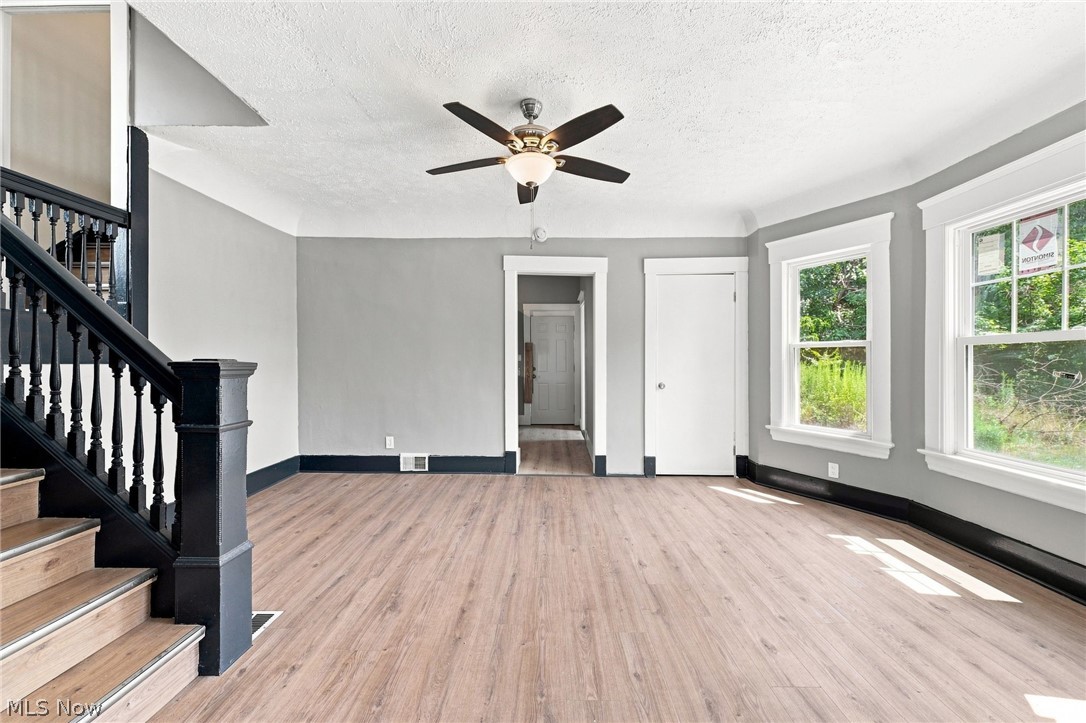 675 E 115 Cleveland OH 44108