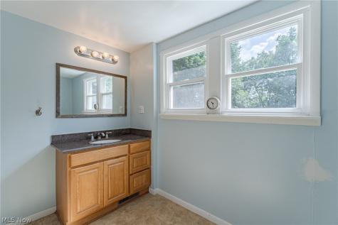 1539 Overlook Drive Akron OH 44314