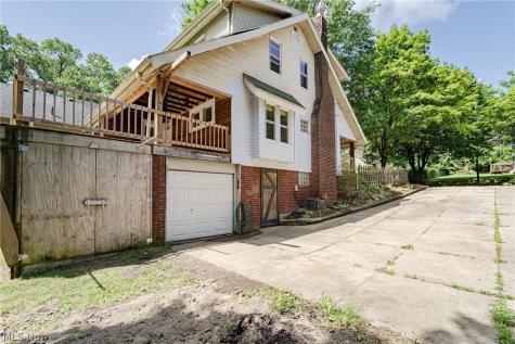 1539 Overlook Drive Akron OH 44314