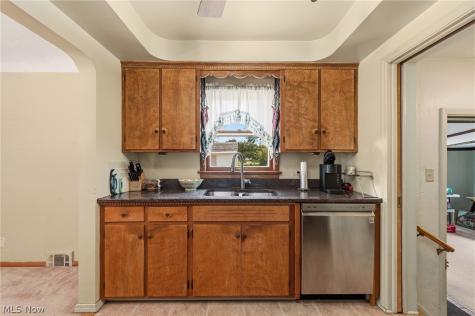 10821 Woodview Boulevard Parma Heights OH 44130