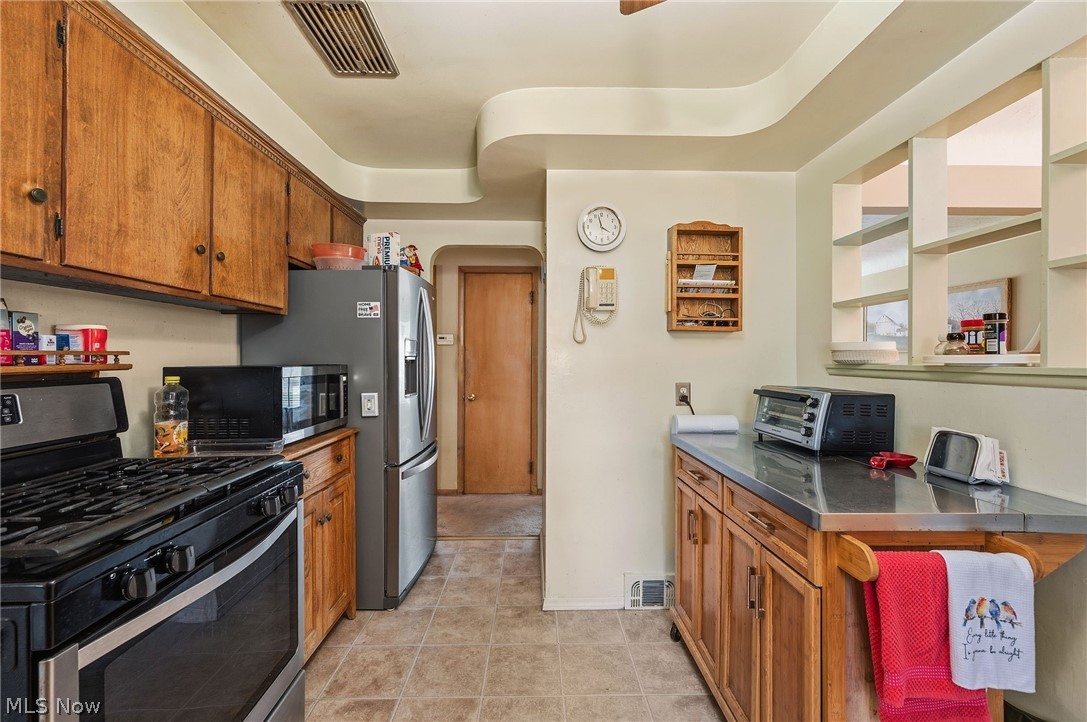 10821 Woodview Boulevard Parma Heights OH 44130