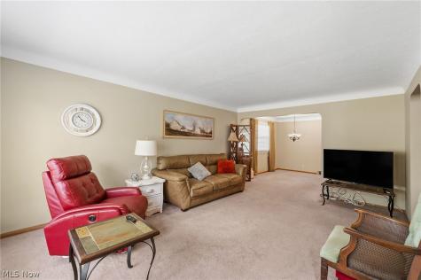 10821 Woodview Boulevard Parma Heights OH 44130