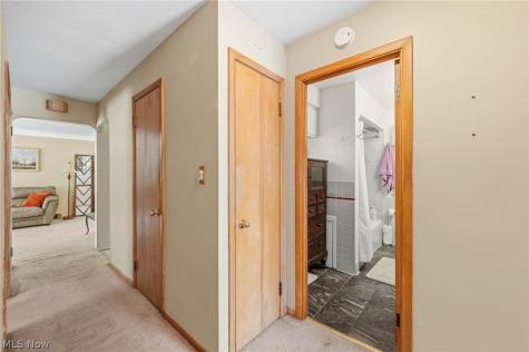 10821 Woodview Boulevard Parma Heights OH 44130